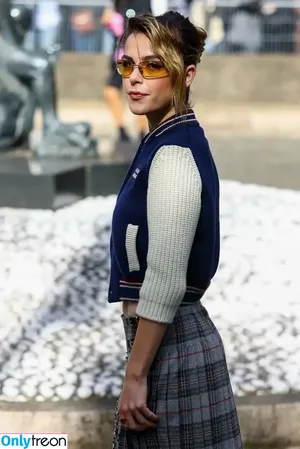 Kiernan Shipka / AdventuresSabrina / kiernanshipka фото голая #2519