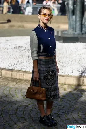 Kiernan Shipka / AdventuresSabrina / kiernanshipka фото голая #2520
