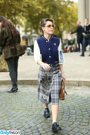 Kiernan Shipka / AdventuresSabrina / kiernanshipka фото голая #2521