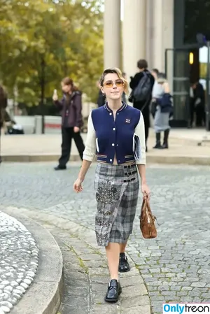Kiernan Shipka / AdventuresSabrina / kiernanshipka фото голая #2525