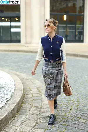 Kiernan Shipka / AdventuresSabrina / kiernanshipka фото голая #2528