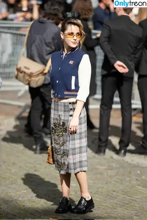 Kiernan Shipka / AdventuresSabrina / kiernanshipka фото голая #2529
