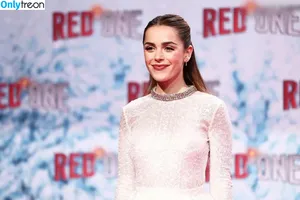 Kiernan Shipka / AdventuresSabrina / kiernanshipka фото голая #2637