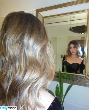 Kiernan Shipka / AdventuresSabrina / kiernanshipka фото голая #2697