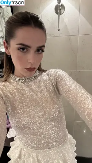 Kiernan Shipka / AdventuresSabrina / kiernanshipka фото голая #2712