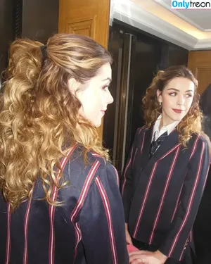 Kiernan Shipka / AdventuresSabrina / kiernanshipka фото голая #2717