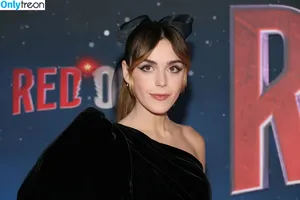 Kiernan Shipka / AdventuresSabrina / kiernanshipka фото голая #2735