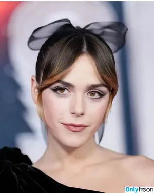 Kiernan Shipka / AdventuresSabrina / kiernanshipka фото голая #2745