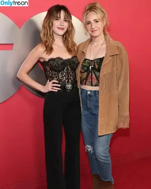 Kiernan Shipka / AdventuresSabrina / kiernanshipka фото голая #2776