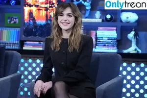Kiernan Shipka / AdventuresSabrina / kiernanshipka фото голая #2799