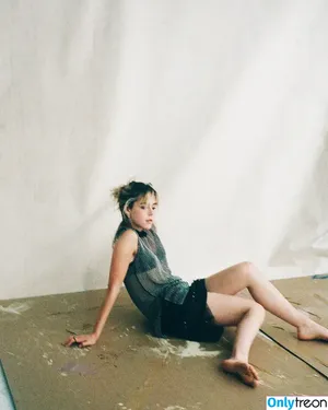 Kiernan Shipka / AdventuresSabrina / kiernanshipka фото голая #2812