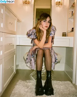 Kiernan Shipka / AdventuresSabrina / kiernanshipka фото голая #2827