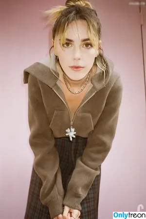 Kiernan Shipka / AdventuresSabrina / kiernanshipka фото голая #2845