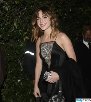 Kiernan Shipka / AdventuresSabrina / kiernanshipka фото голая #2949