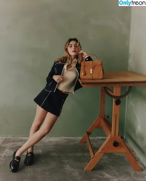Kiernan Shipka / AdventuresSabrina / kiernanshipka фото голая #2957