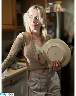 Kiernan Shipka / AdventuresSabrina / kiernanshipka фото голая #2960