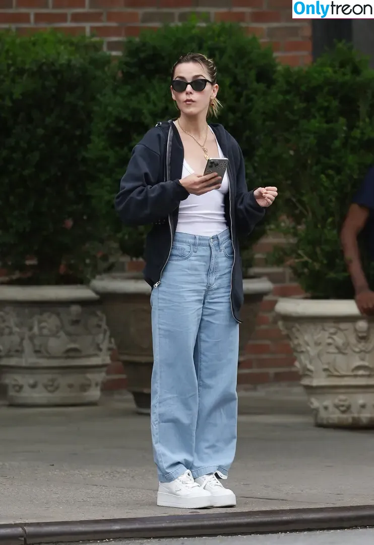 Kiernan Shipka голая photo #2339 (AdventuresSabrina / kiernanshipka)