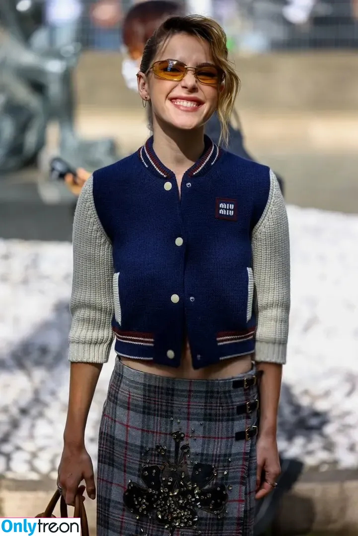Kiernan Shipka голая photo #2517 (AdventuresSabrina / kiernanshipka)