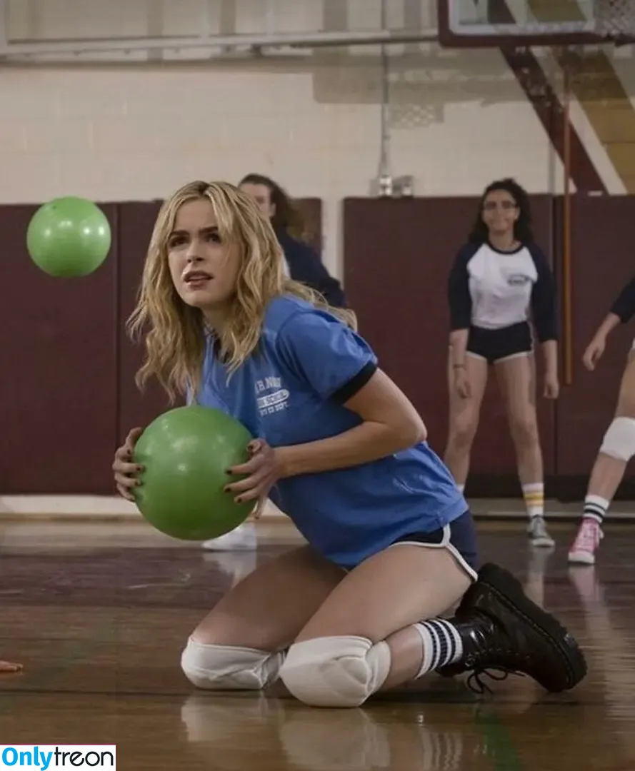 Kiernan Shipka голая photo #2692 (AdventuresSabrina / kiernanshipka)