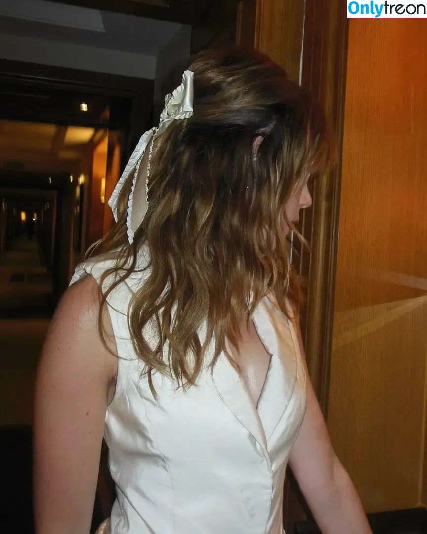 Kiernan Shipka голая photo #2720 (AdventuresSabrina / kiernanshipka)