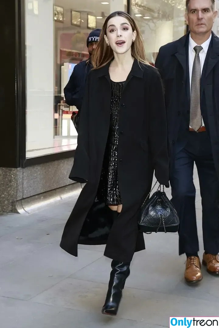 Kiernan Shipka голая photo #2765 (AdventuresSabrina / kiernanshipka)