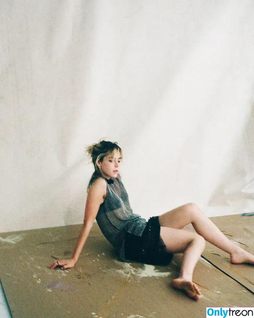Kiernan Shipka nude photo #2812 (AdventuresSabrina / kiernanshipka)