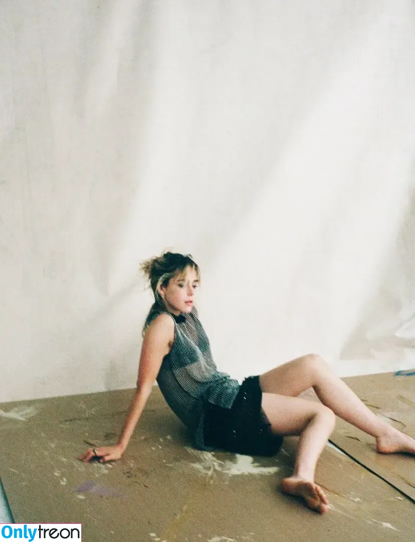 Kiernan Shipka nude photo #2862 (AdventuresSabrina / kiernanshipka)