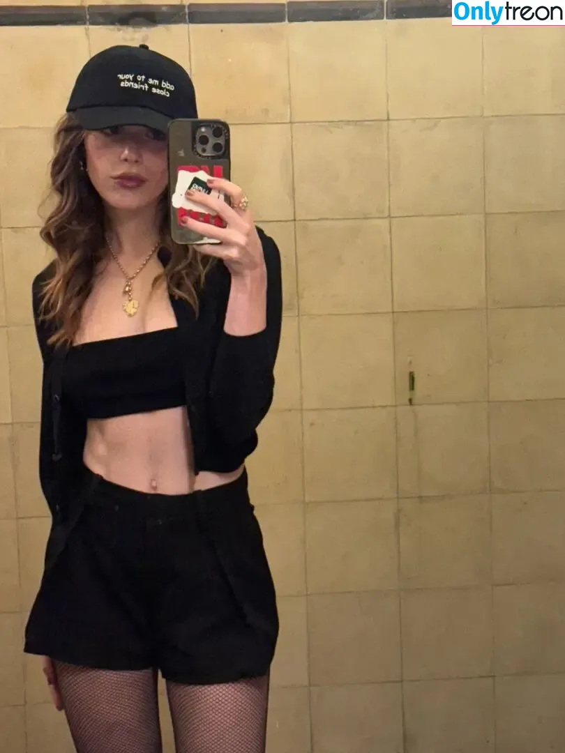 Kiernan Shipka голая photo #3331 (AdventuresSabrina / kiernanshipka)