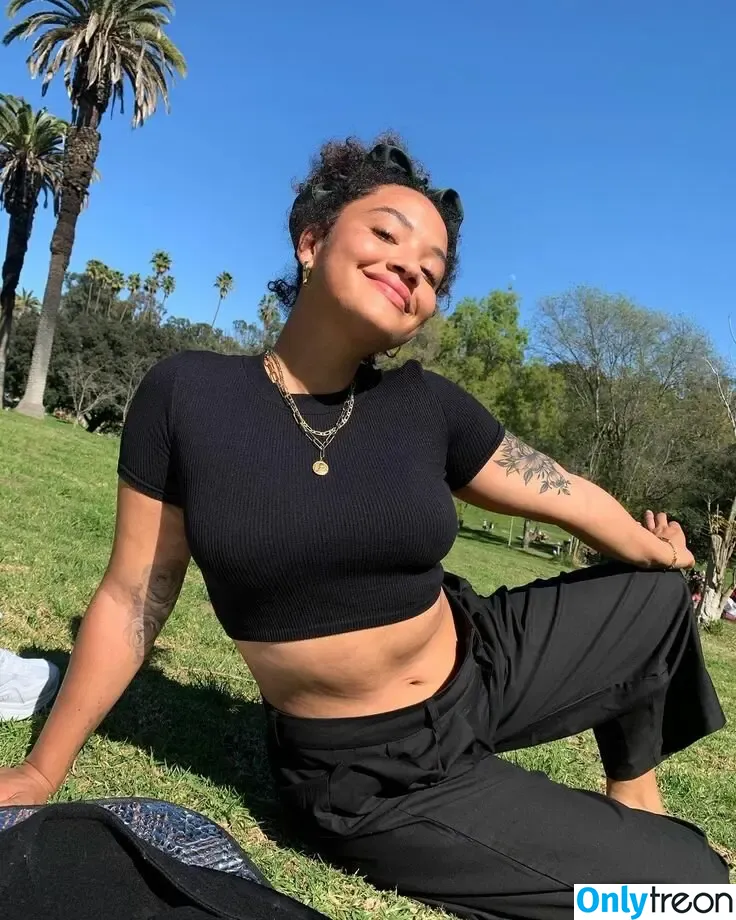 Kiersey Clemons nude photo #0009 (kiersey)