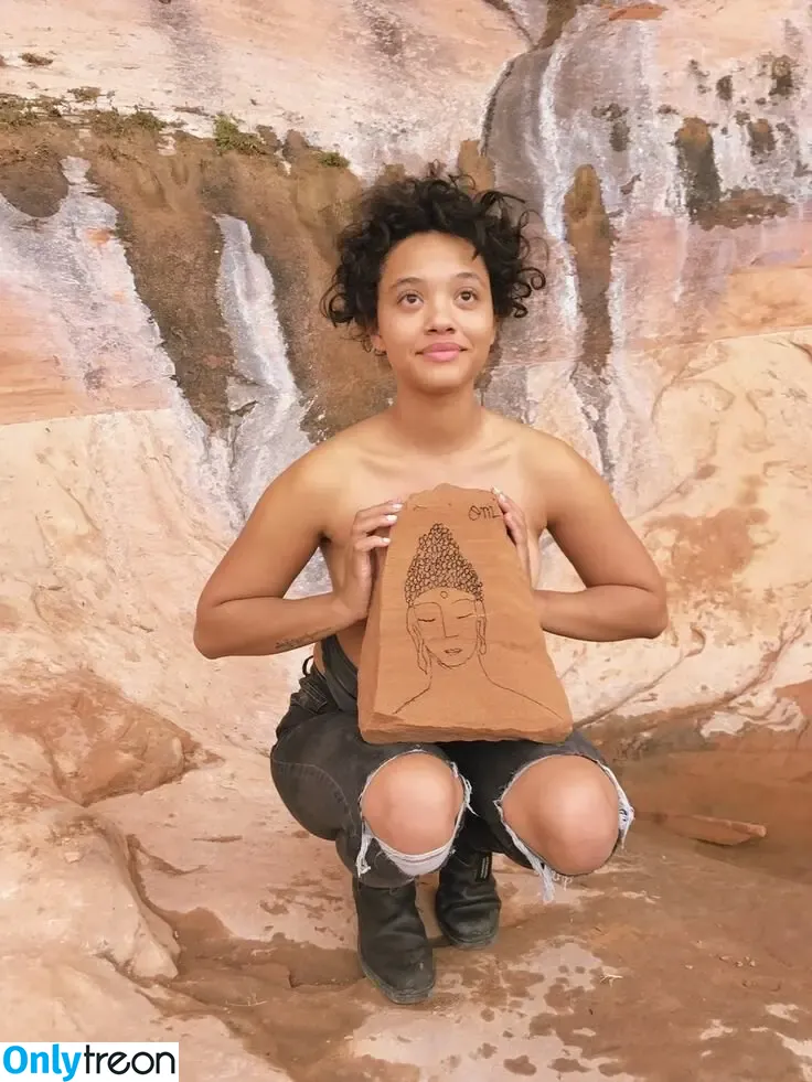 Kiersey Clemons nude photo #0010 (kiersey)