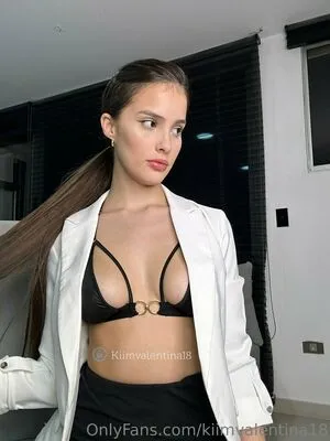 Kiimvalentina18 / Venezolanacute / kimvalentina__ фото голая #0143