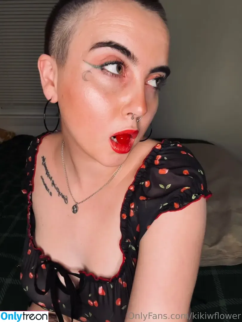 kikiwflower nude photo #0006 (kikiwhoreflower_)