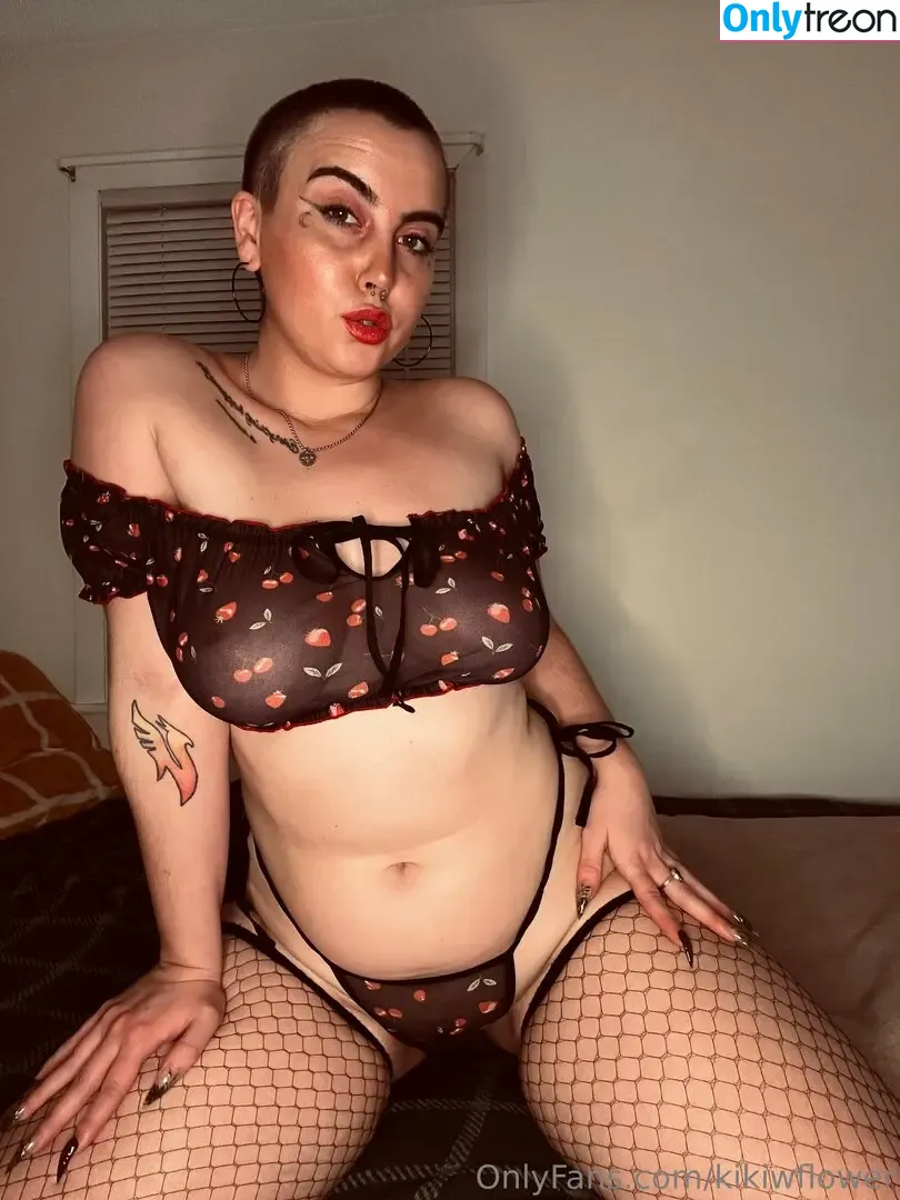 kikiwflower nude photo #0034 (kikiwhoreflower_)