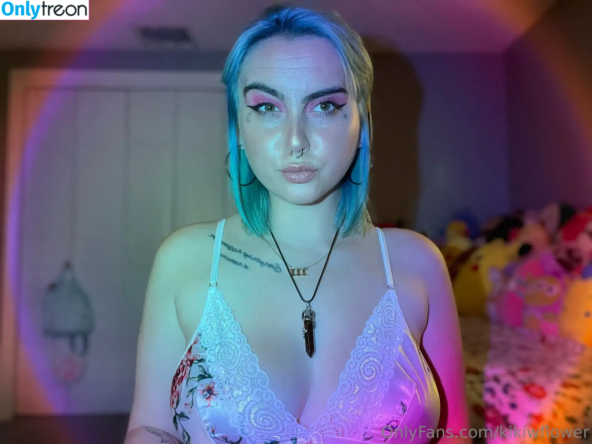 kikiwflower nude photo #0160 (kikiwhoreflower_)