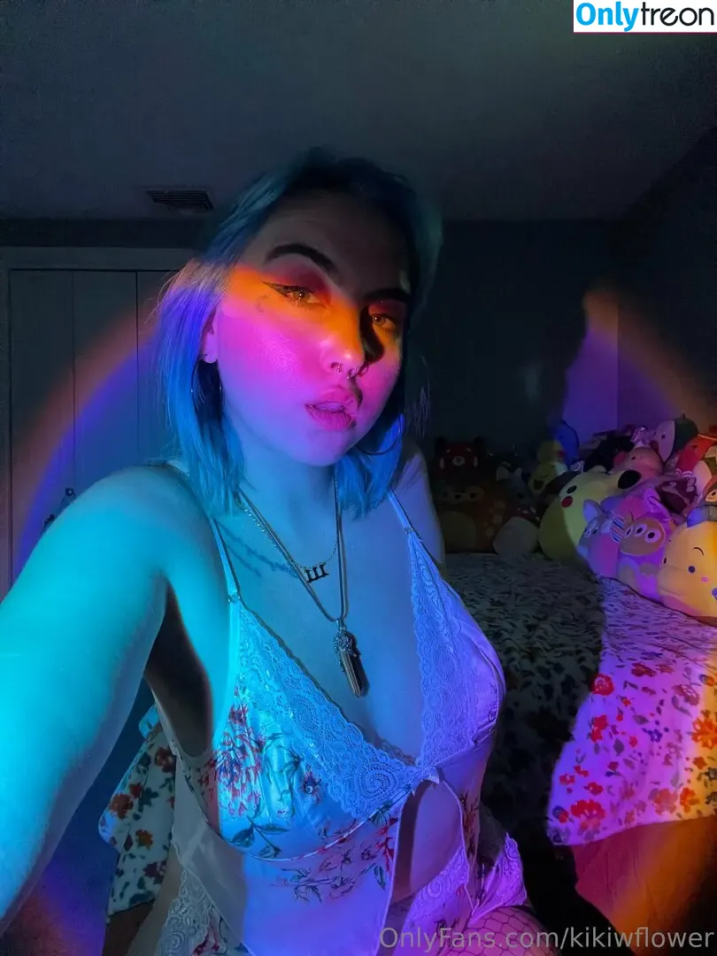 kikiwflower nude photo #0162 (kikiwhoreflower_)