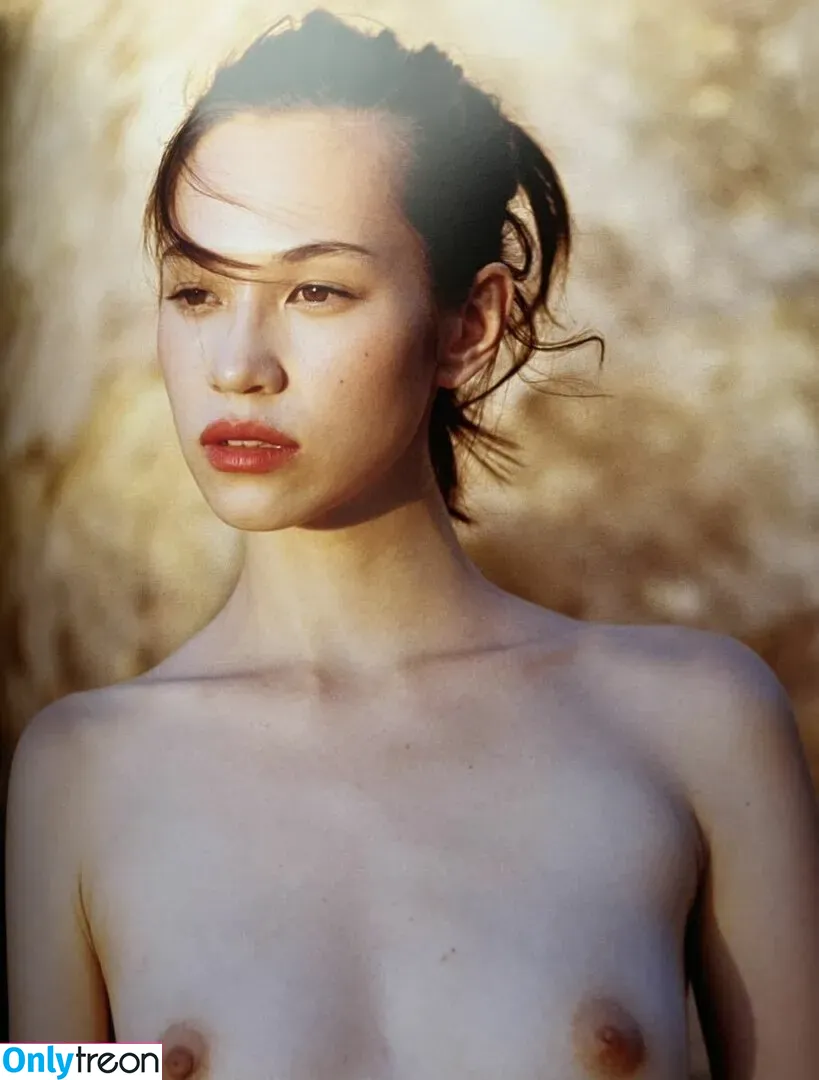 Kiko Mizuhara nude photo #0005 (Kiko Mizuhara)