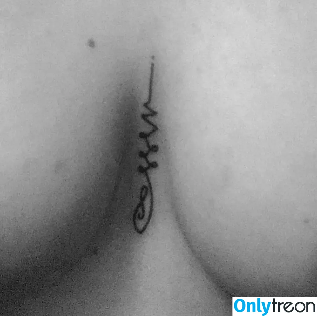 Kim Centamore nude photo #0013 (kimcentamore)