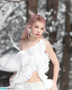 Kim Chaewon / _chaechae_1 / 김채원 Le Sserafim nude photo #0052