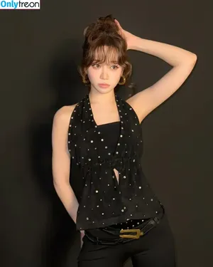Kim Chaewon / _chaechae_1 / 김채원 Le Sserafim nude photo #0063