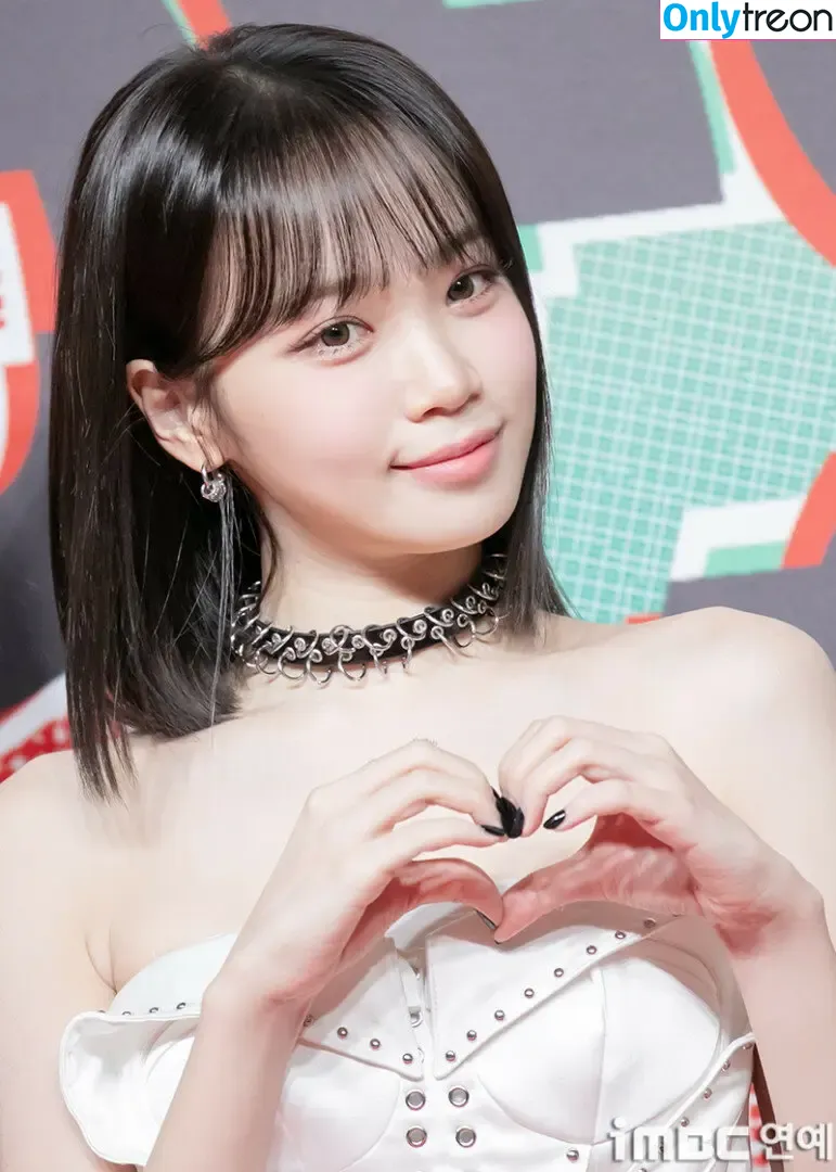 Kim Chaewon nude photo #0046 (_chaechae_1 / 김채원 Le Sserafim)