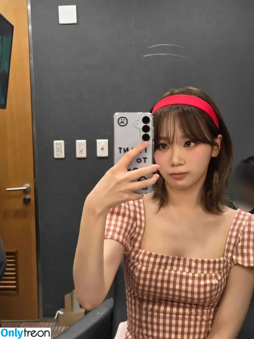 Kim Chaewon nude photo #0057 (_chaechae_1 / 김채원 Le Sserafim)
