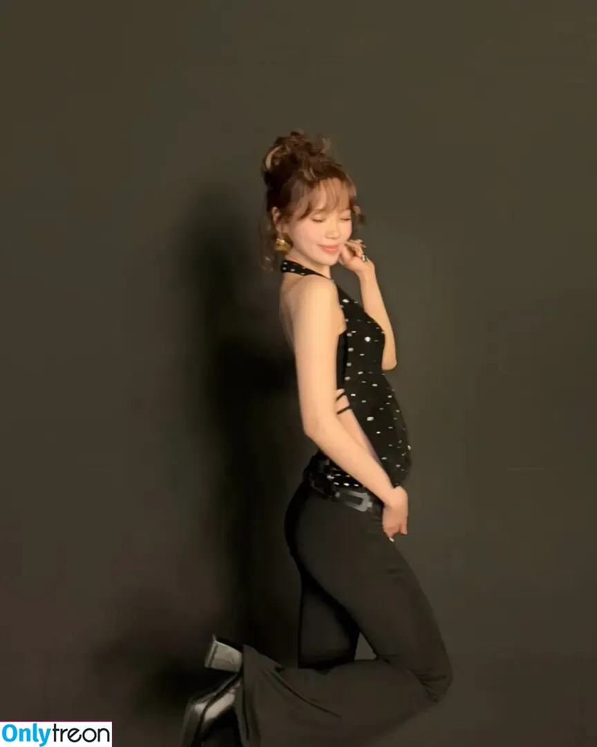Kim Chaewon nude photo #0061 (_chaechae_1 / 김채원 Le Sserafim)
