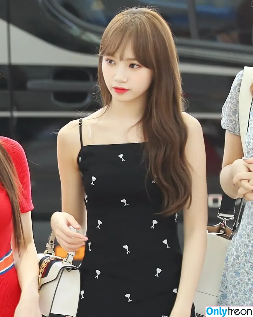 Kim Chaewon голая photo #0071 (_chaechae_1 / 김채원 Le Sserafim)