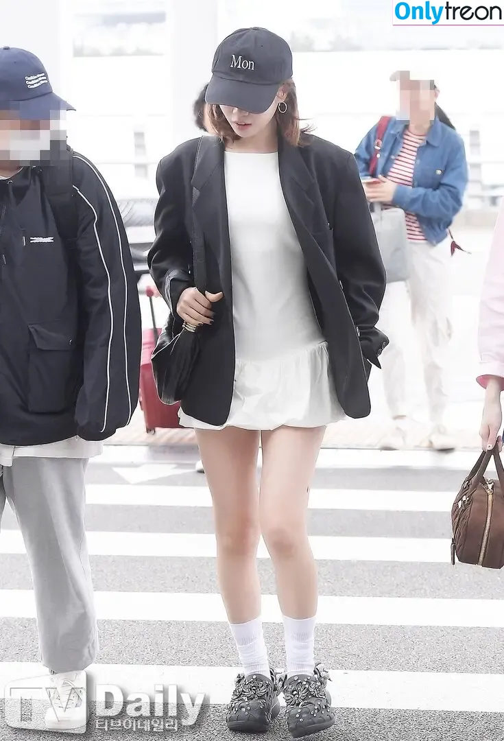 Kim Chaewon голая photo #0147 (_chaechae_1 / 김채원 Le Sserafim)