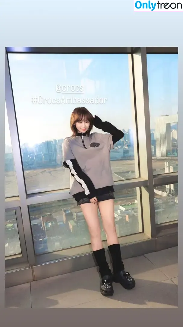 Kim Chaewon nude photo #0156 (_chaechae_1 / 김채원 Le Sserafim)