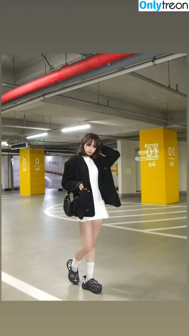 Kim Chaewon nude photo #0161 (_chaechae_1 / 김채원 Le Sserafim)