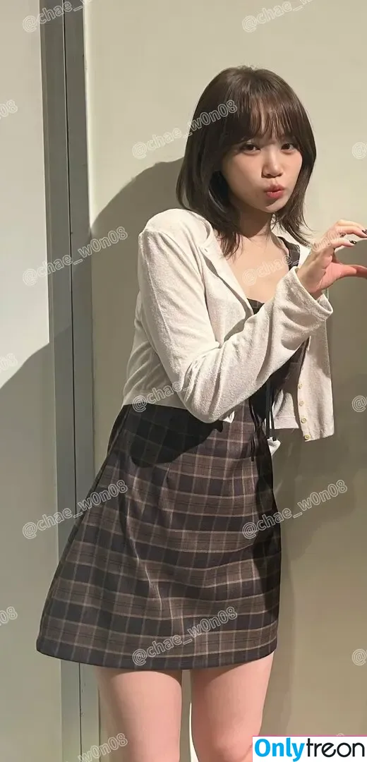 Kim Chaewon nude photo #0176 (_chaechae_1 / 김채원 Le Sserafim)