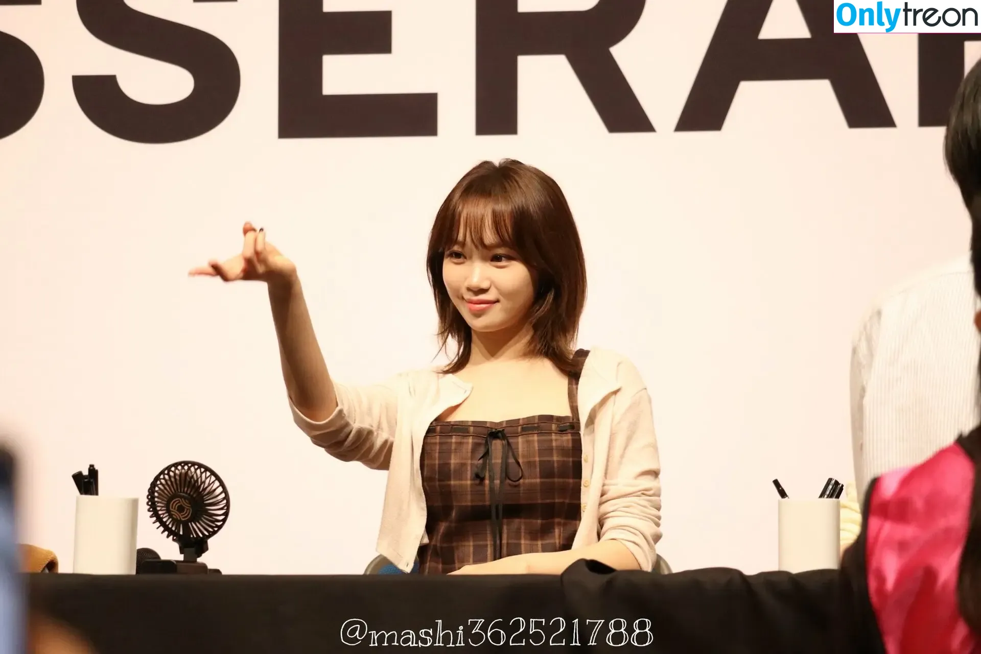 Kim Chaewon nude photo #0195 (_chaechae_1 / 김채원 Le Sserafim)
