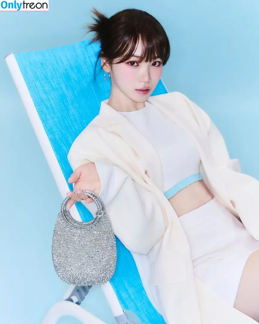 Kim Chaewon nude photo #0199 (_chaechae_1 / 김채원 Le Sserafim)