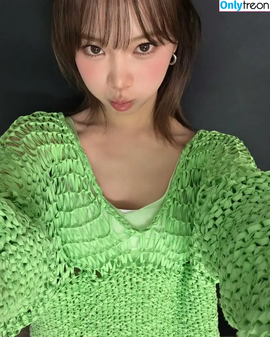 Kim Chaewon nude photo #0203 (_chaechae_1 / 김채원 Le Sserafim)